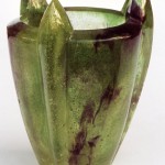 Vase trois griffes, Modèle de 1981 réf. 151A. 09/1984 dimensions 11,5x11,5x15 cm